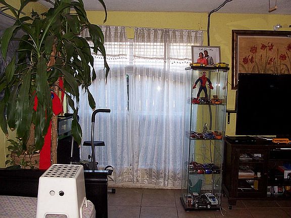 3rd image of 1950 Spenwick Dr #352