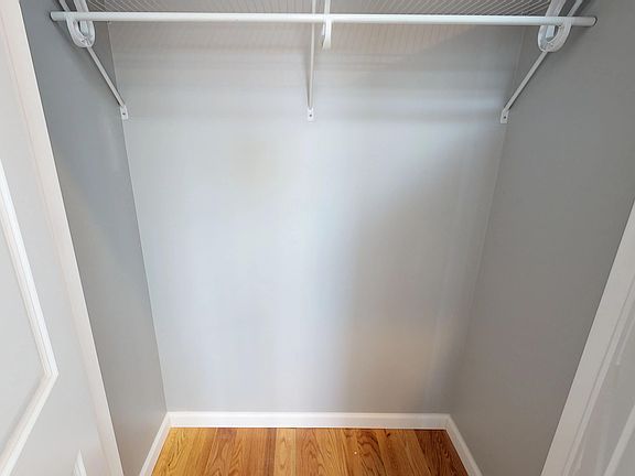 4th image of 342 Terrace Ave #5