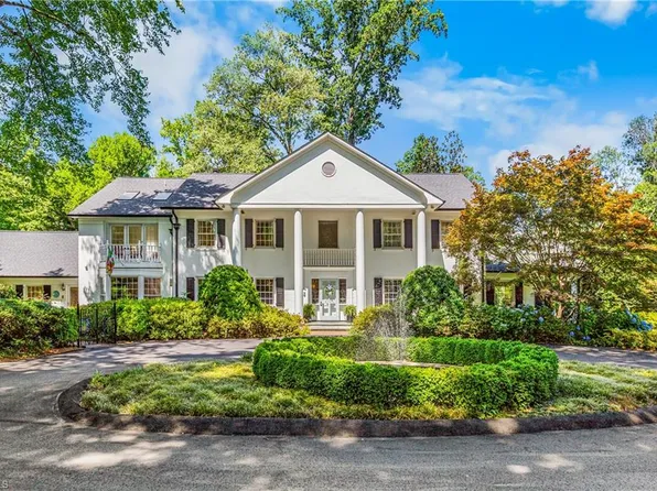 3500 Quarterstaff Pl, Winston Salem, NC 27104