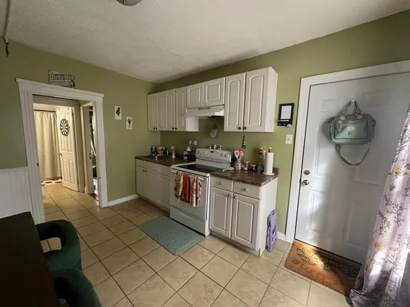 (undisclosed Address), Pawtucket, RI 02860