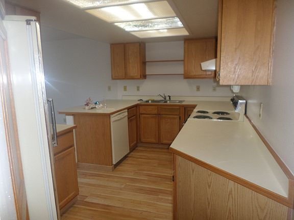 3rd image of 488 Lori Ln