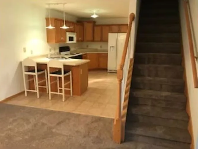 2 bed, 1763 sqft, $1,950 — Photo 4
