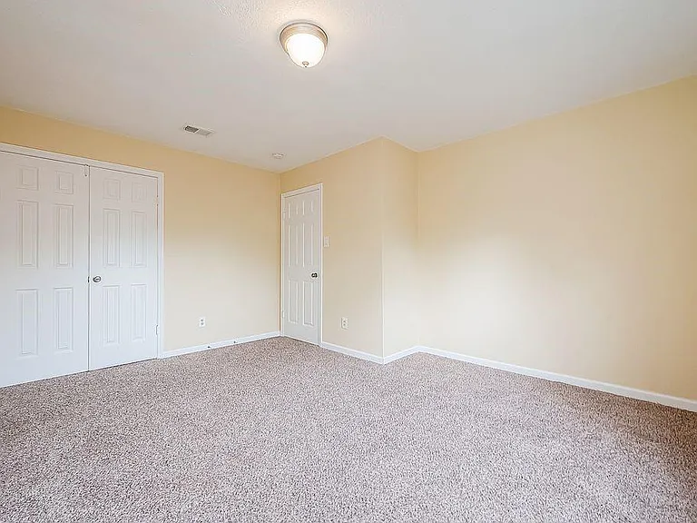 2039 Shorewood Ln — Photo 40