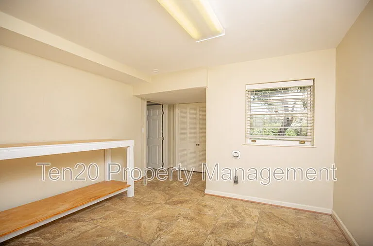 1514 Hilton Ave — Photo 5