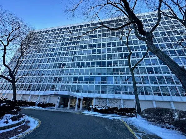 601 E 32nd St APT 503, Chicago, IL 60616