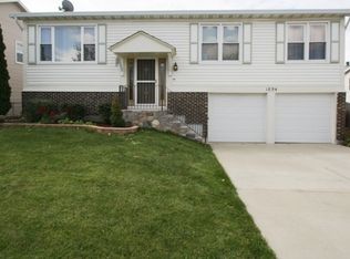 1894 Harvest Ln, Glendale Heights, IL 60139
