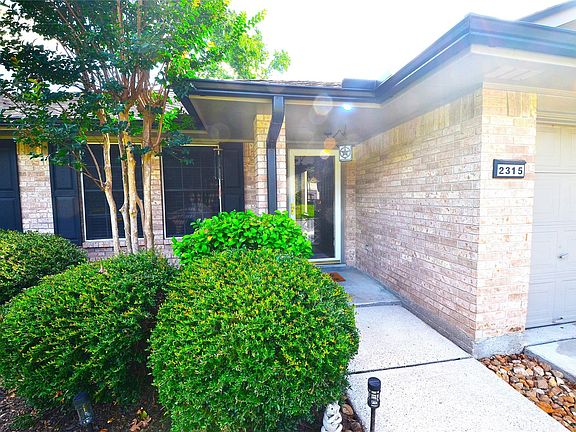 2nd image of 2315 Clear Ridge Dr