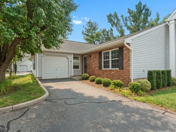 352 Cotswold Pl, Franklin Twp., NJ 08873