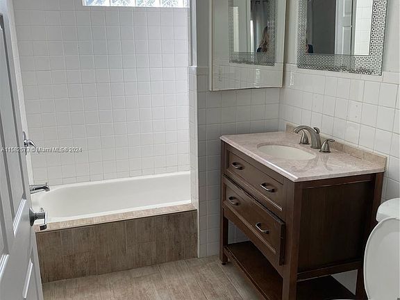 5th image of 1344 Euclid Ave #1A