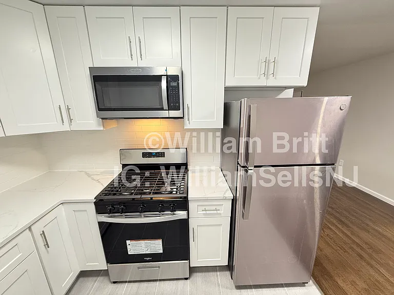 223 50th St #1A — Photo 2