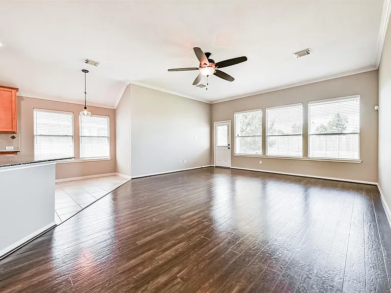 13719 Rolling River Ln — Photo 4