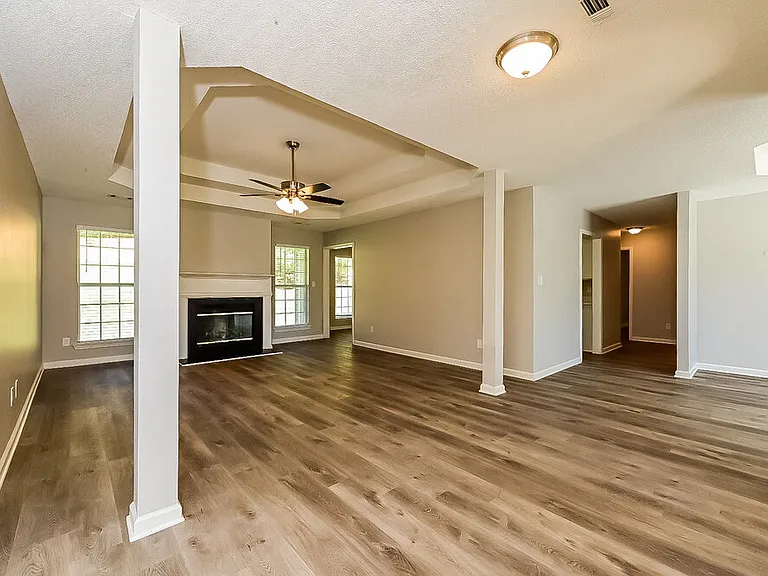 5567 Katherine Village Dr — Photo 4