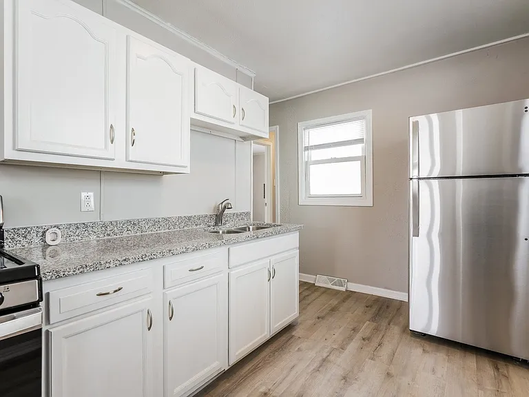 1793949_023_kitchen_13574691.jpg