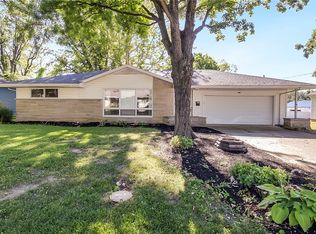 828 19th St, Charleston, IL 61920