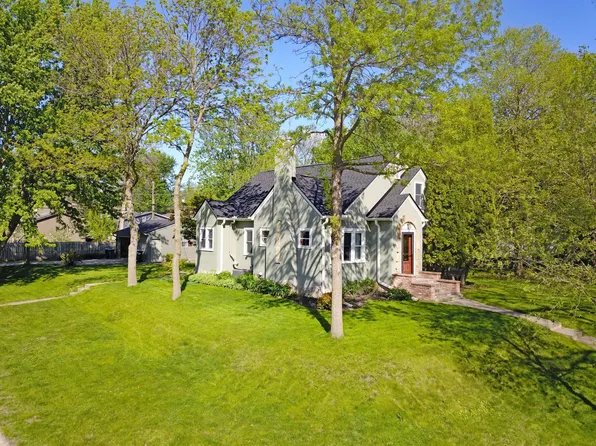 1838 York Ave N, Golden Valley, MN 55422