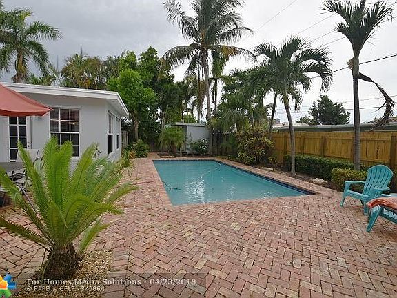 2nd image of 917 SE 16th St
