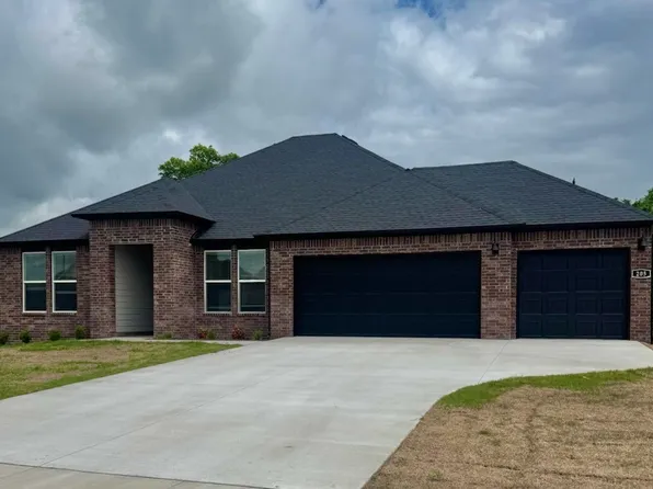 205 N Kit Kat Ct, Siloam Springs, AR 72761