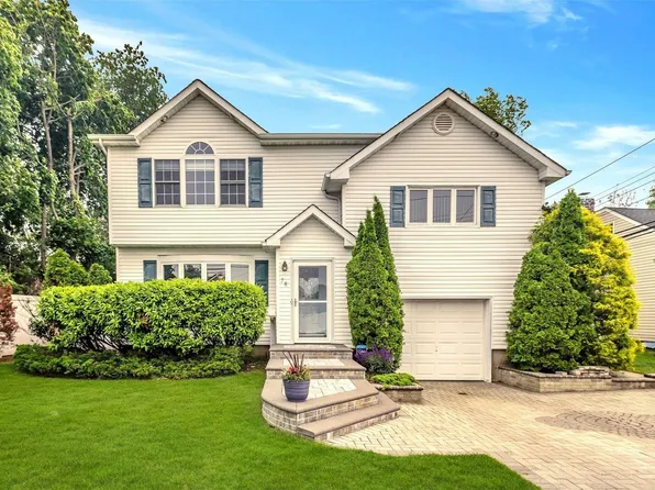 78 N Pine Street, Massapequa, NY 11758