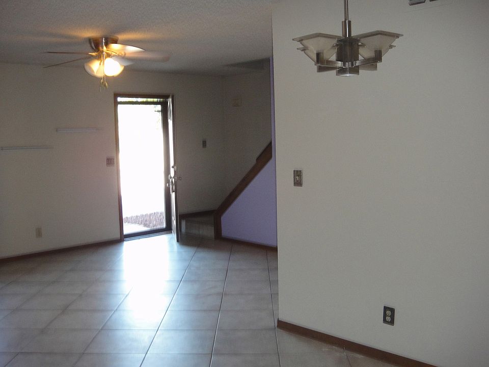 1st image of 2956 Gossett Dr
