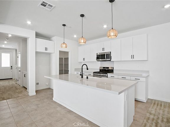 5th image of 15940 Caterpillar Dr