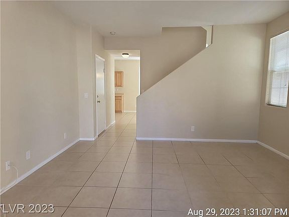 3rd image of 1297 Oak Village Ave