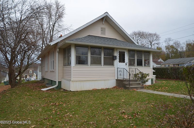 4th image of 271 E Maryland Avenue