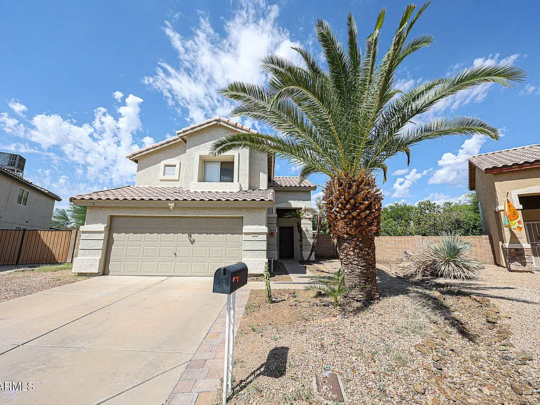 3902 E Rosemonte Dr — Photo 3