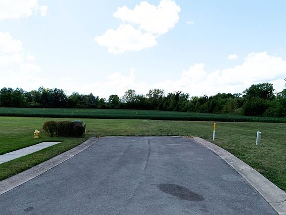 4th image of 5500 N Lakeshore Dr