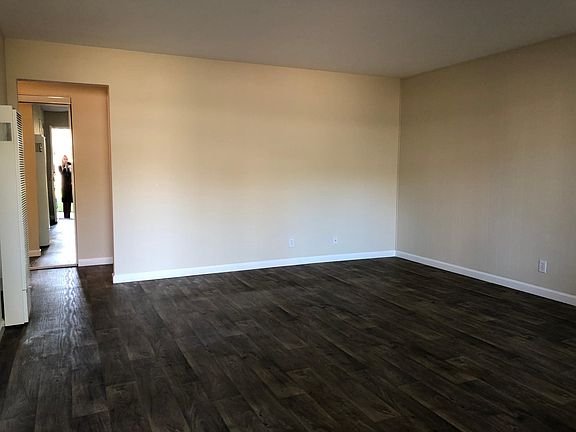 5th image of 19 Coleman Pl APT 24