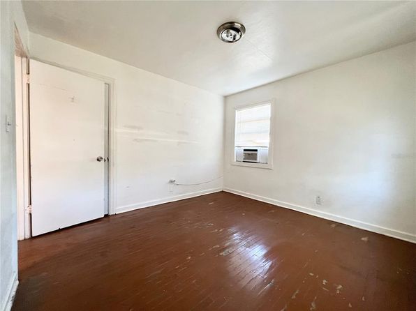 saint-petersburg-florida-81387809 picture