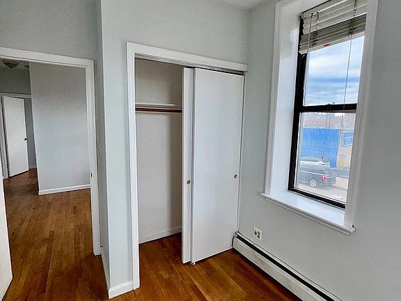 3rd image of 4004 36th Ave APT 4E