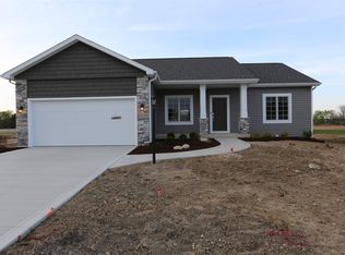 16840 Willow Ridge Trl, Fort Wayne, IN 46845