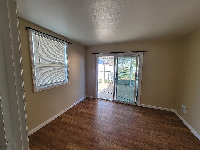 10640 Saint Stephen Ln — Photo 20