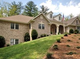 311 Sweetbrier Dr, Hendersonville, NC 28739