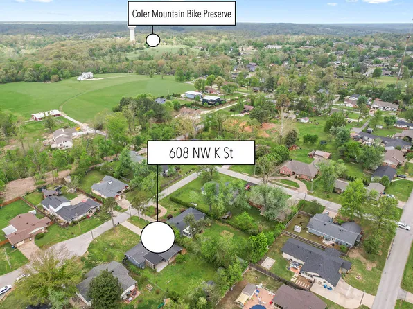 608 NW K St, Bentonville, AR 72712