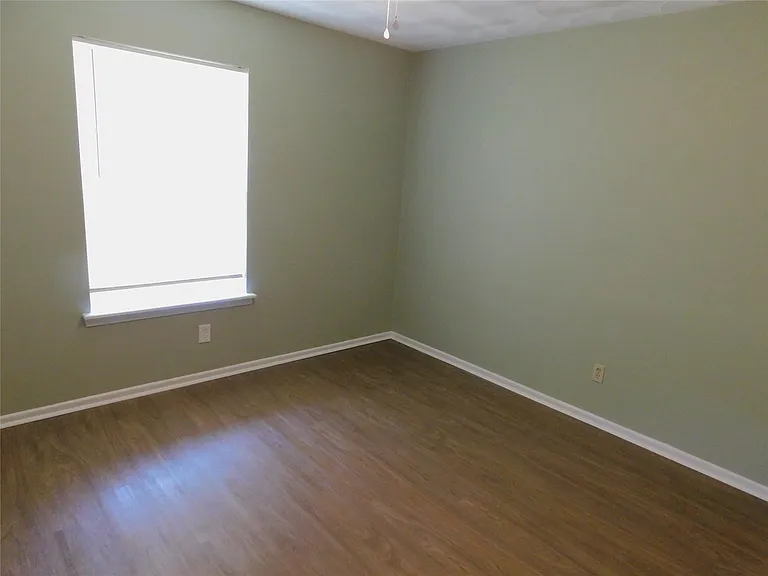 2445 Eastbrook Dr — Photo 19