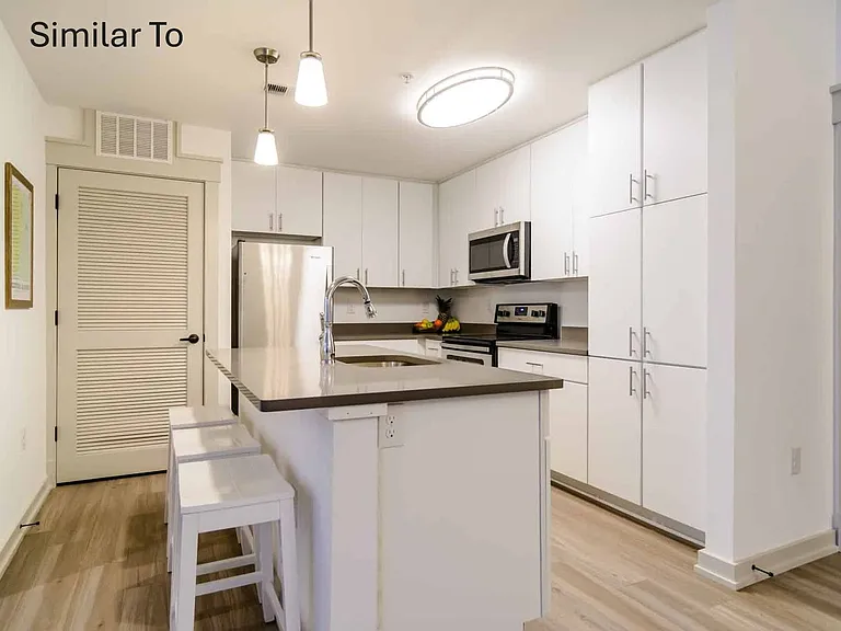 1000 Run Hill Ct #101 — Photo 1