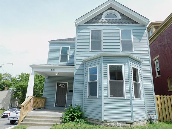 2nd image of 1016 Ross Ave
