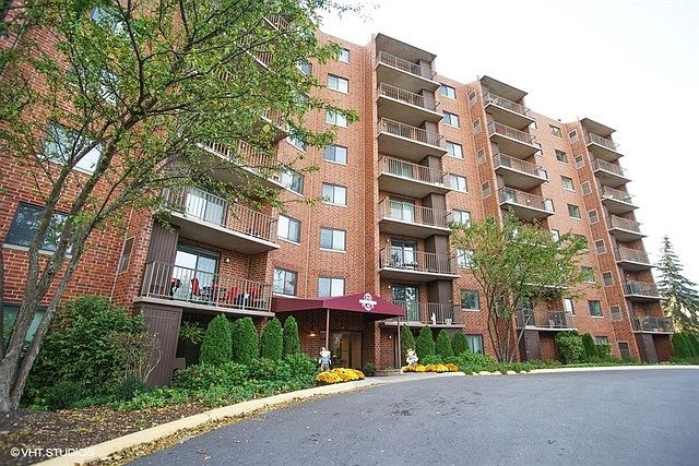 1st image of 1 Bloomingdale Pl APT 506