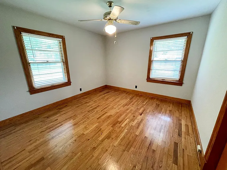 1206 S Madison St — Photo 12