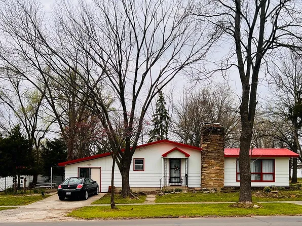 302 S Kansas Ave, Marceline, MO 64658