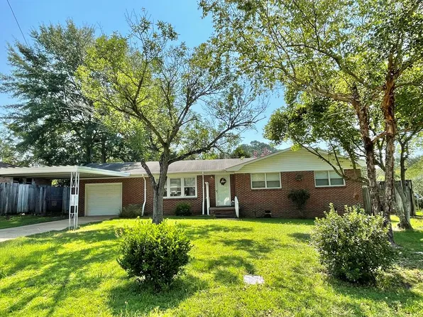 204 Clover Cir, Dothan, AL 36301