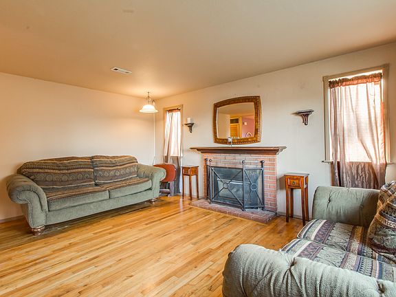 3rd image of 2285 Home Dr