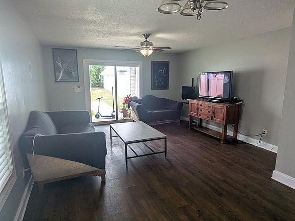 2nd image of 2711 Hilton Dr. #A