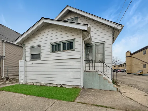 45 S Butrick St, Waukegan, IL 60085