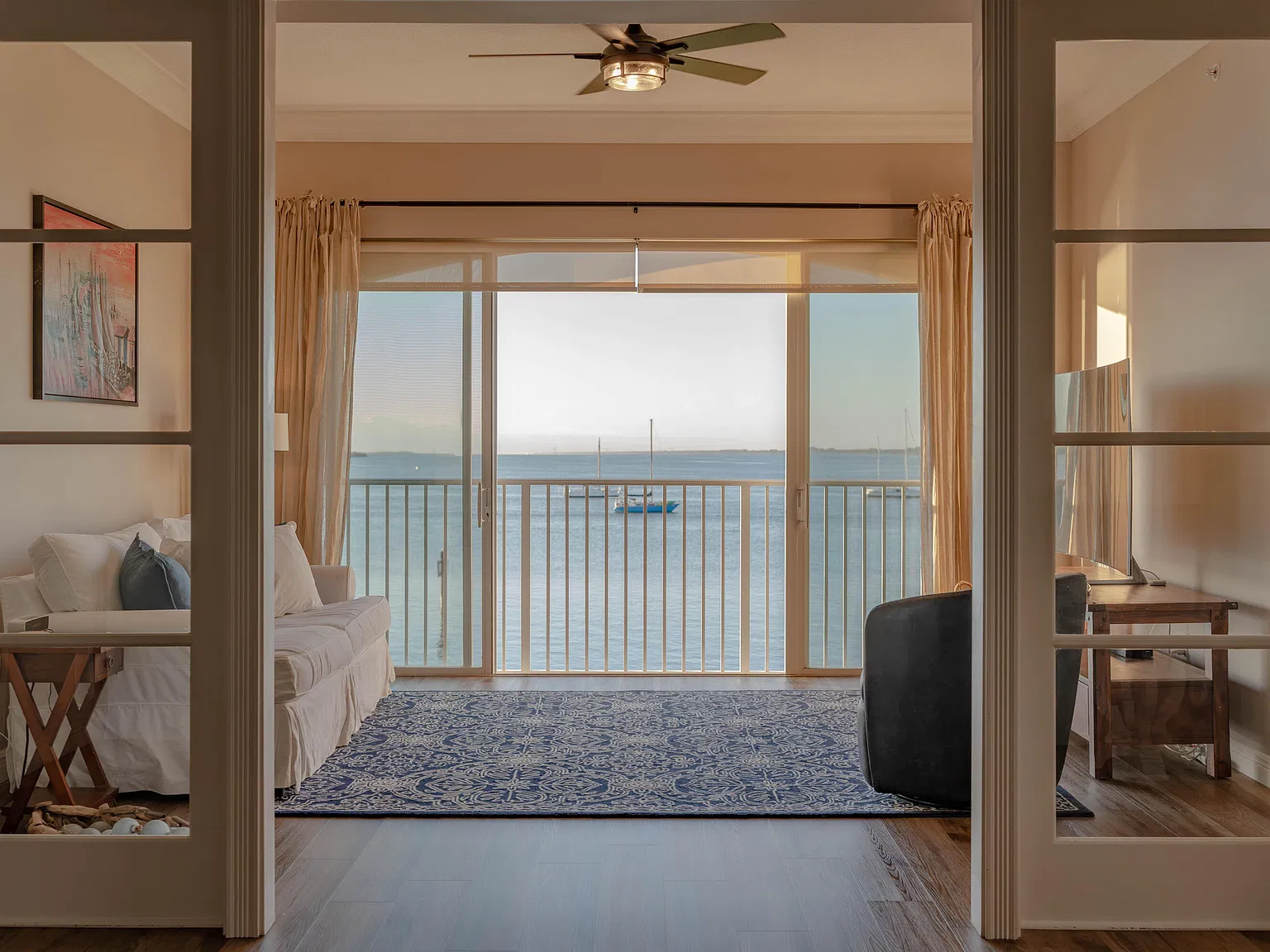 2 bed, 2.0 bath, 1989 sqft, $3,000 — Photo 3