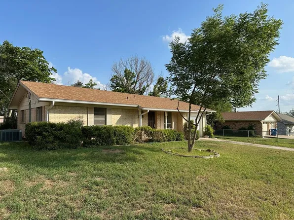 607 Bow Ln, Kerrville, TX 78028