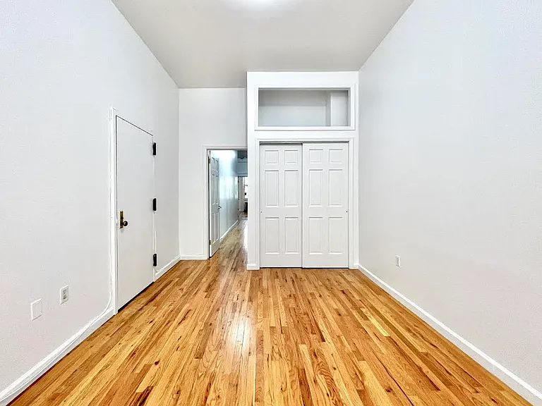 221 Suydam St #1R — Photo 4