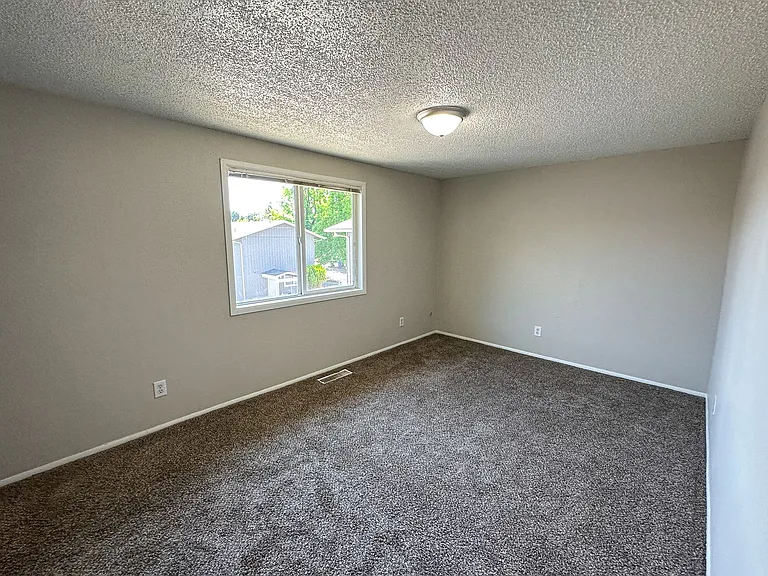 1543-1611 Salishan St SE — Photo 61