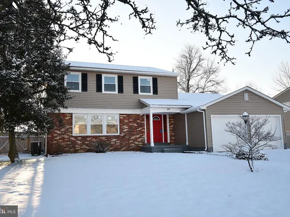 25 Champlain Rd, Marlton, NJ 08053
